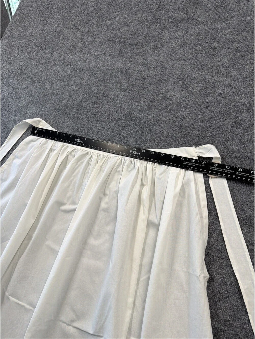 White Cotton Waistline Apron